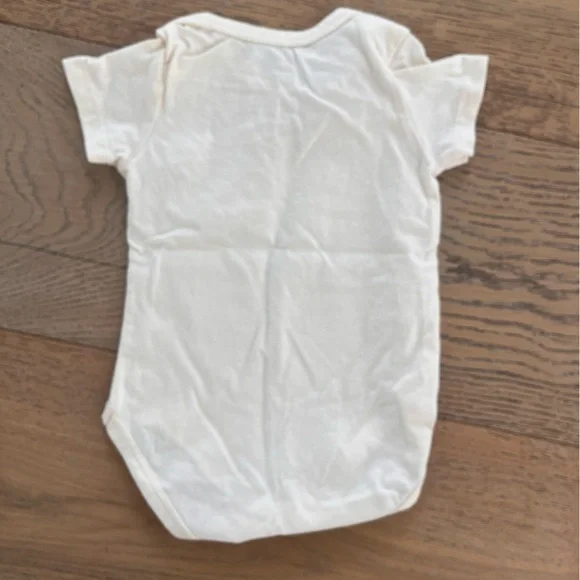 United Nations Nations Unies Geneve Baby Onsie 6 months Cream Vintage - Picture 3 of 3